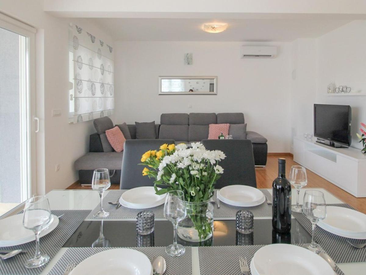 Luxury Xxl Apartment Makarska Exterior photo